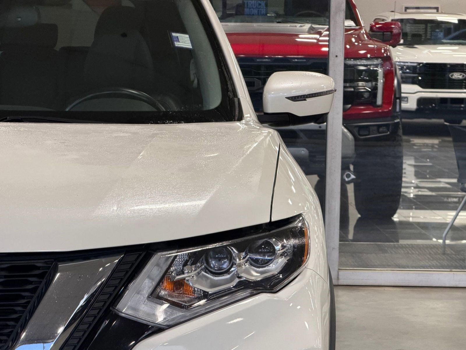 Used 2018 Nissan Rogue SL w/ Premium Package image 11