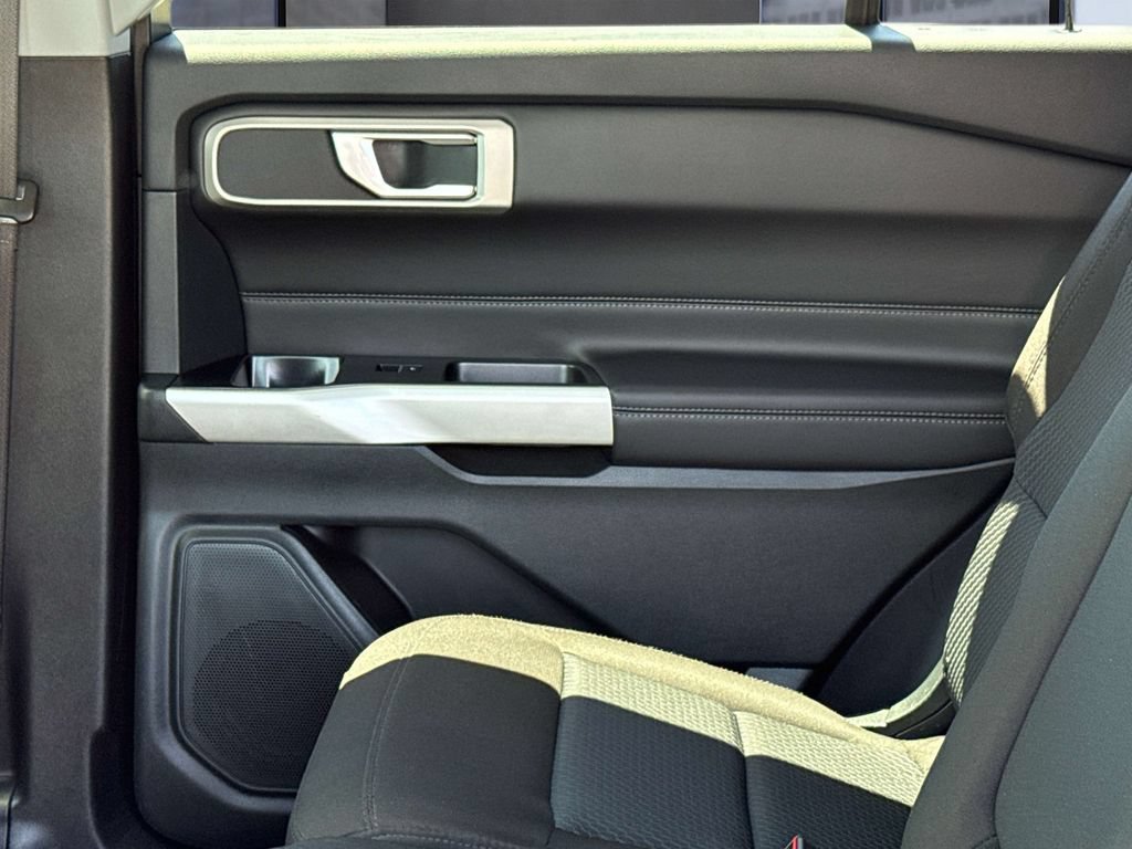 Certified 2023 Ford Explorer XLT RWD image 15