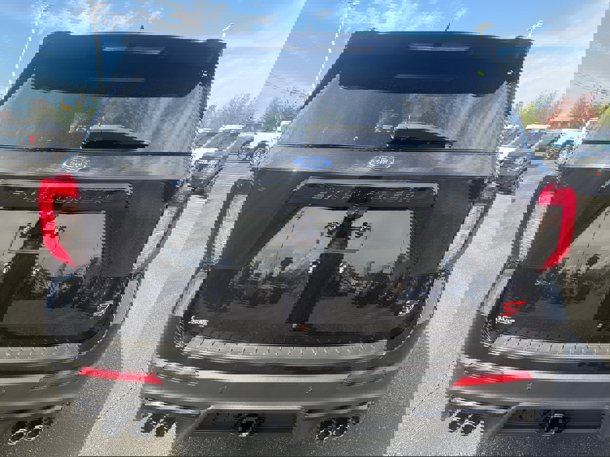 Certified 2021 Ford Explorer ST w/ Equipment Group 401A image 3