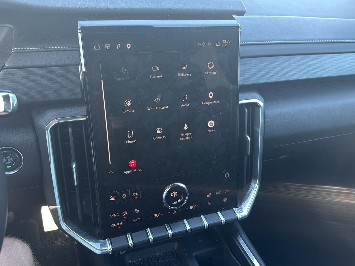Used 2025 GMC Acadia Elevation AWD/4WD image 17