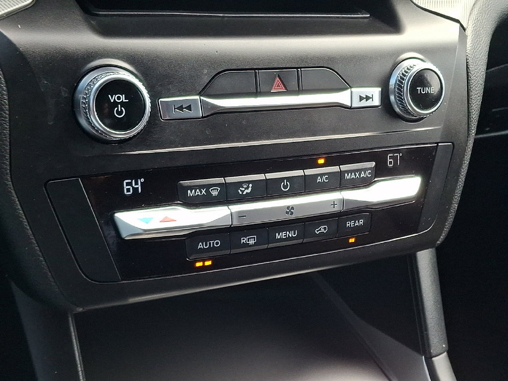 Certified 2020 Ford Explorer XLT AWD/4WD image 17