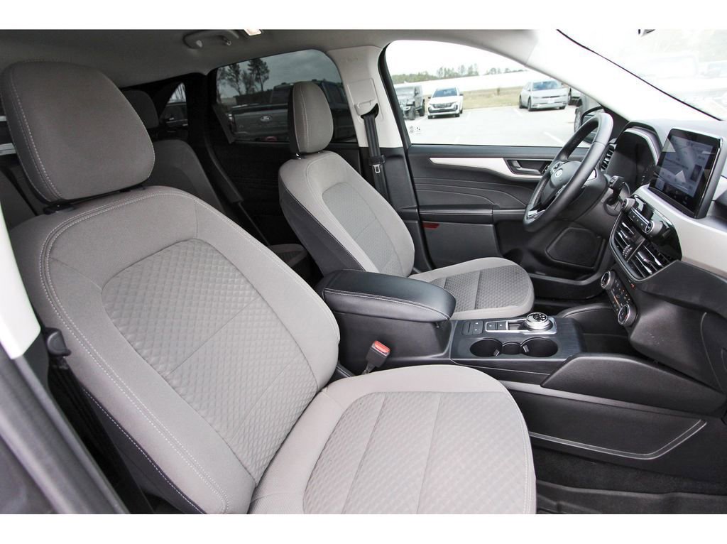 Certified 2022 Ford Escape SE w/ SE Sport Appearance Package image 27