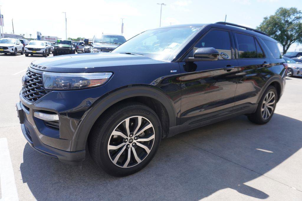 Certified 2023 Ford Explorer ST-Line w/ Class IV Trailer Tow Package RWD image 3