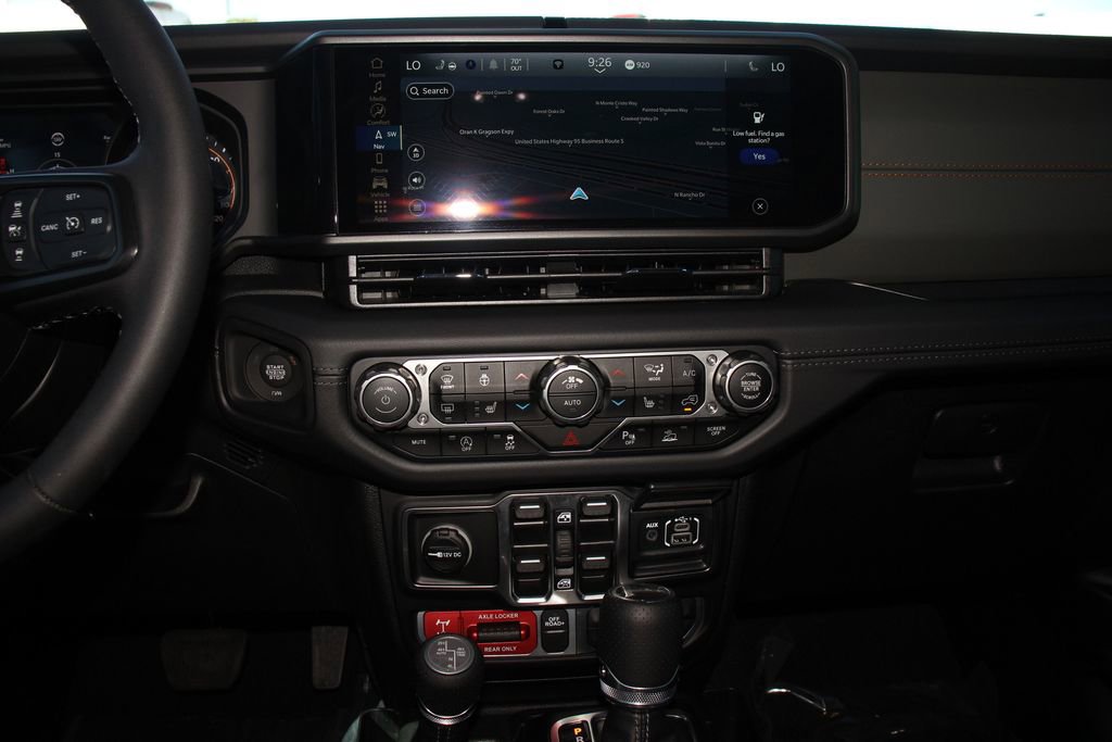 Used 2025 Jeep Gladiator Mojave AWD/4WD image 18