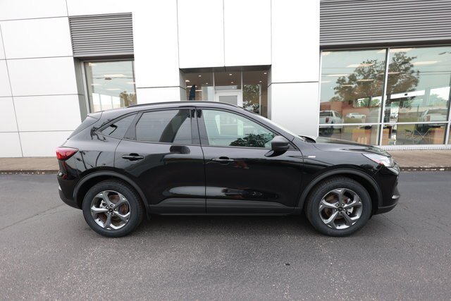 Certified 2025 Ford Escape ST-Line FWD image 3