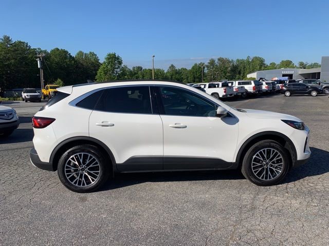 Certified 2024 Ford Escape SE w/ PHEV Premium Package FWD image 11