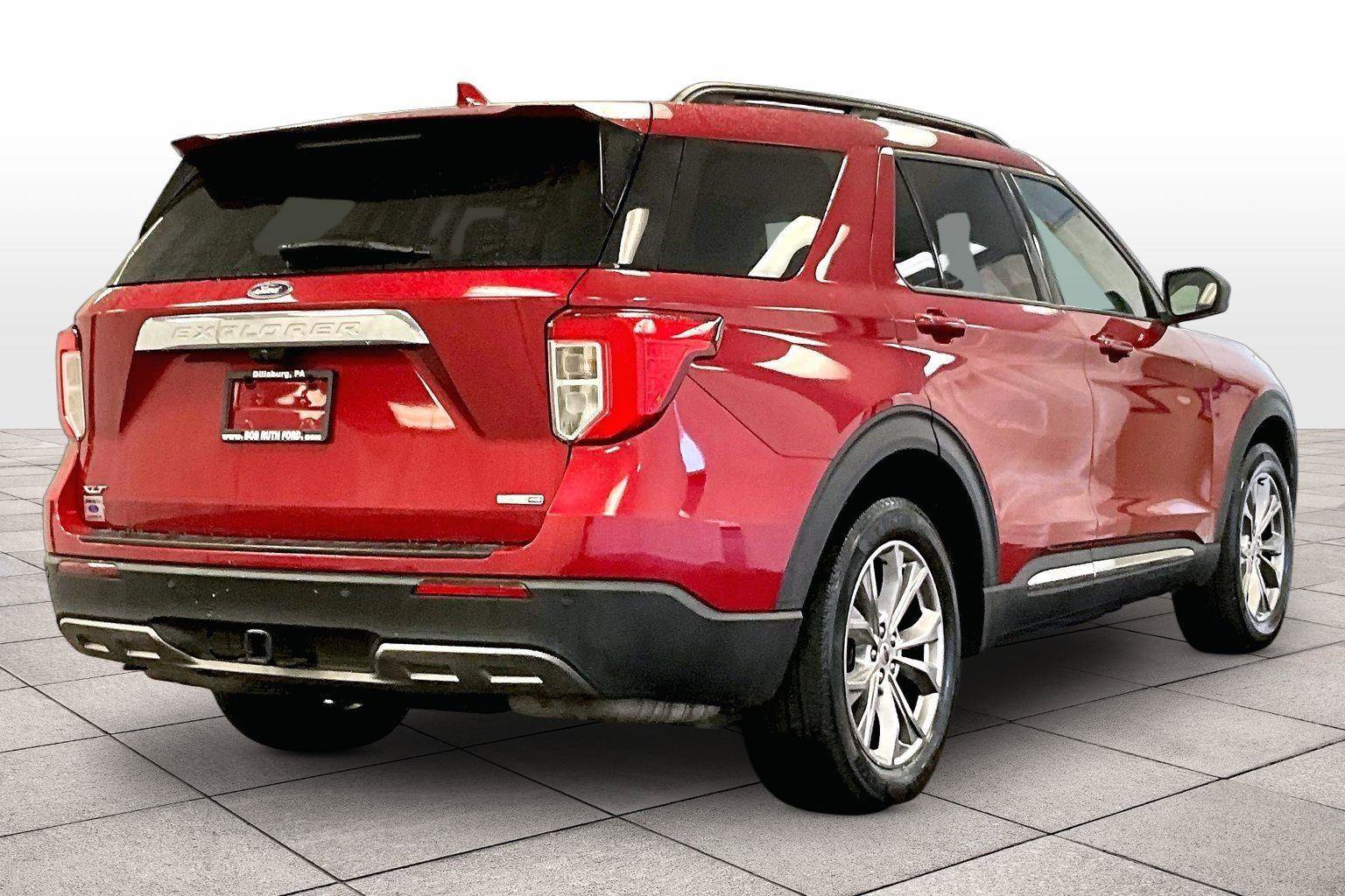 Certified 2020 Ford Explorer XLT w/ Equipment Group 202A image 11