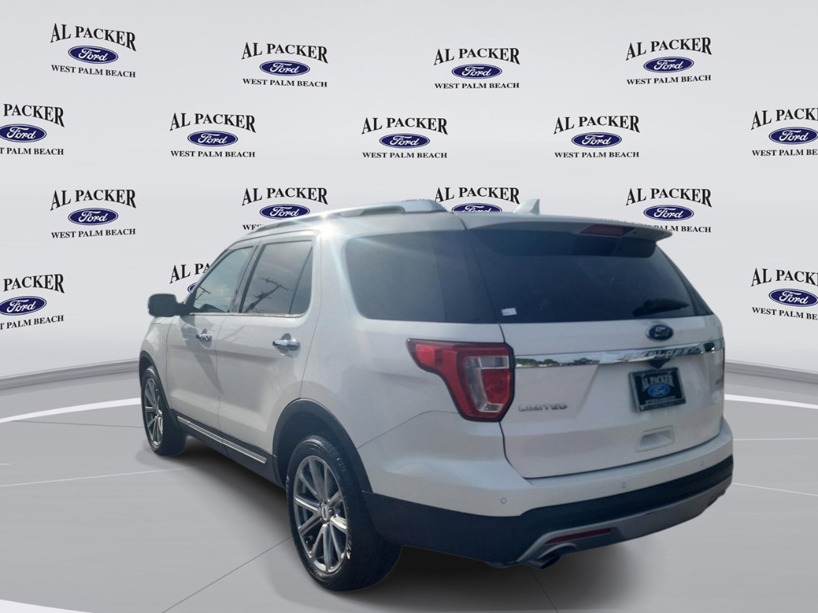 Certified 2017 Ford Explorer Limited w/ Equipment Group 301A FWD image 3