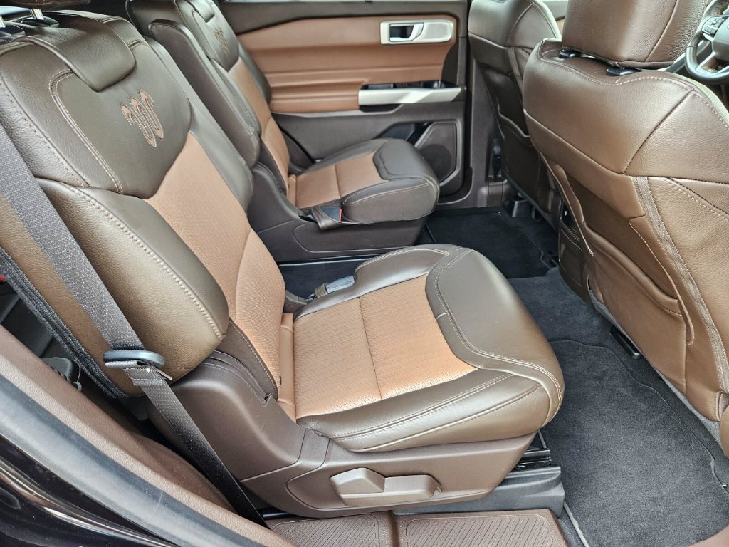 Certified 2022 Ford Explorer King Ranch w/ Premium Technology Package AWD/4WD image 17