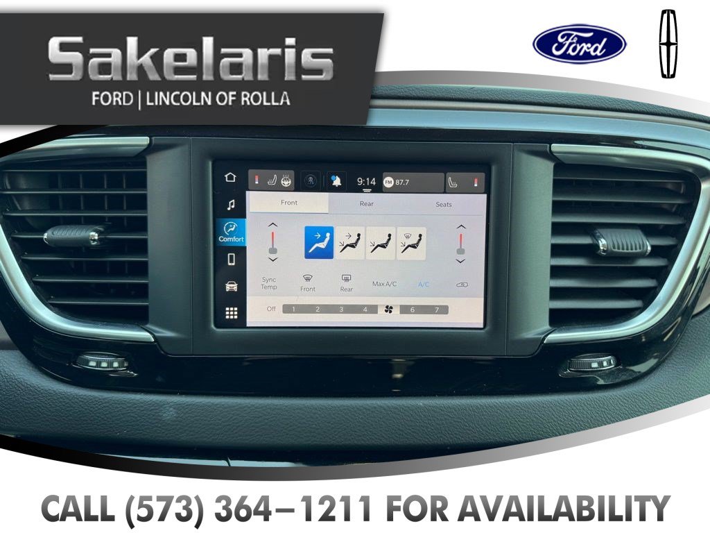 Used 2023 Chrysler Voyager LX FWD image 23