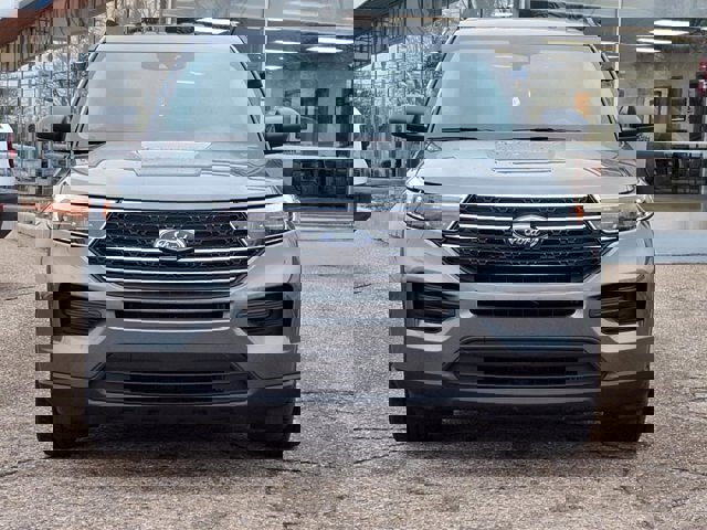 Certified 2023 Ford Explorer XLT image 4