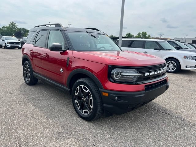 Certified 2021 Ford Bronco Sport Outer Banks w/ Outer Banks Package AWD/4WD image 3