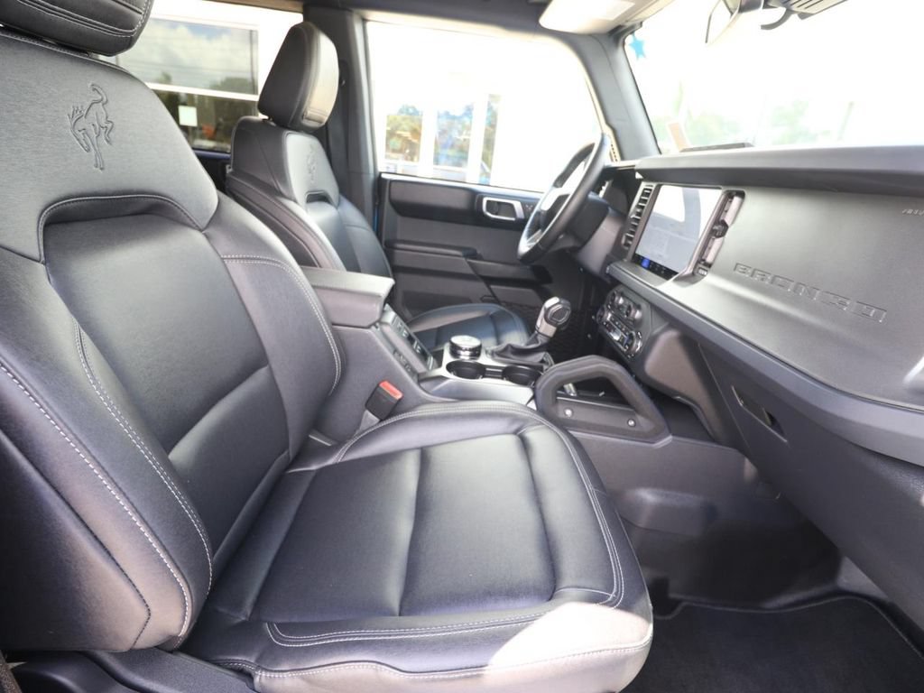 Certified 2025 Ford Bronco Badlands AWD/4WD image 14