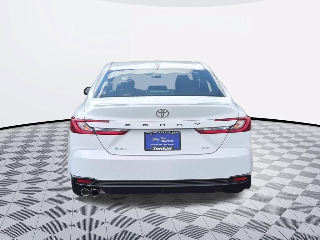 Used 2025 Toyota Camry SE FWD image 5