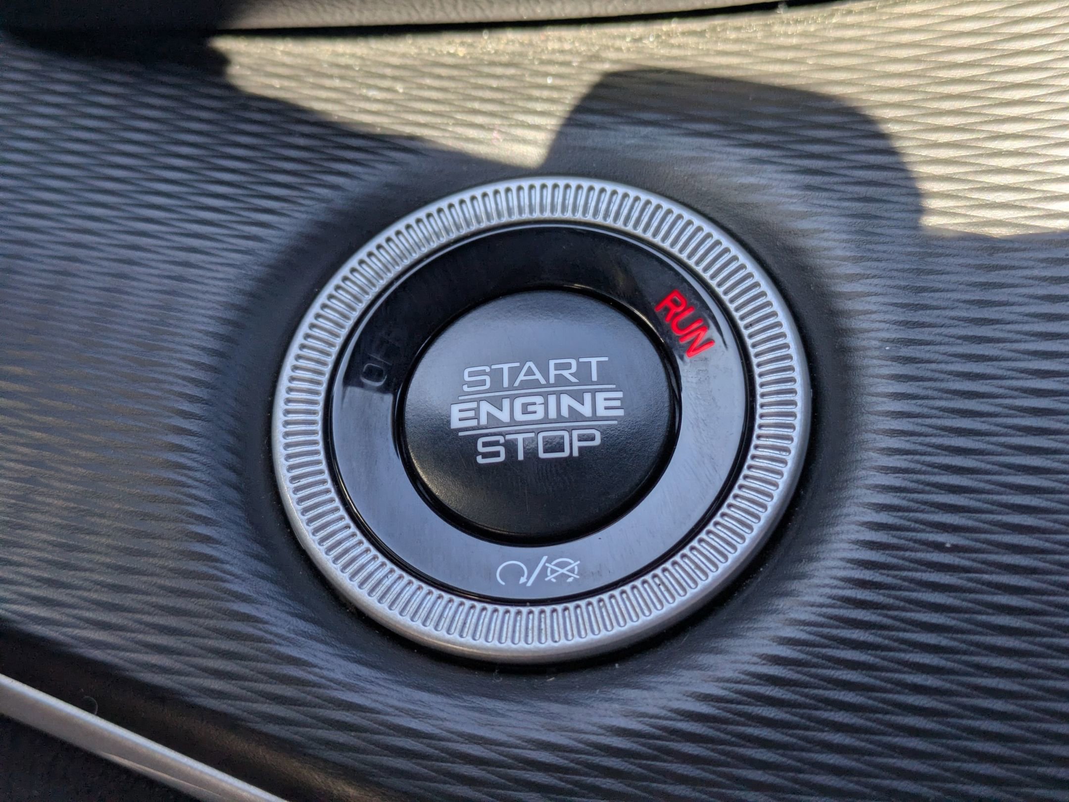 Used 2025 Jeep Grand Cherokee Laredo w/ Luxury Tech Group I image 21