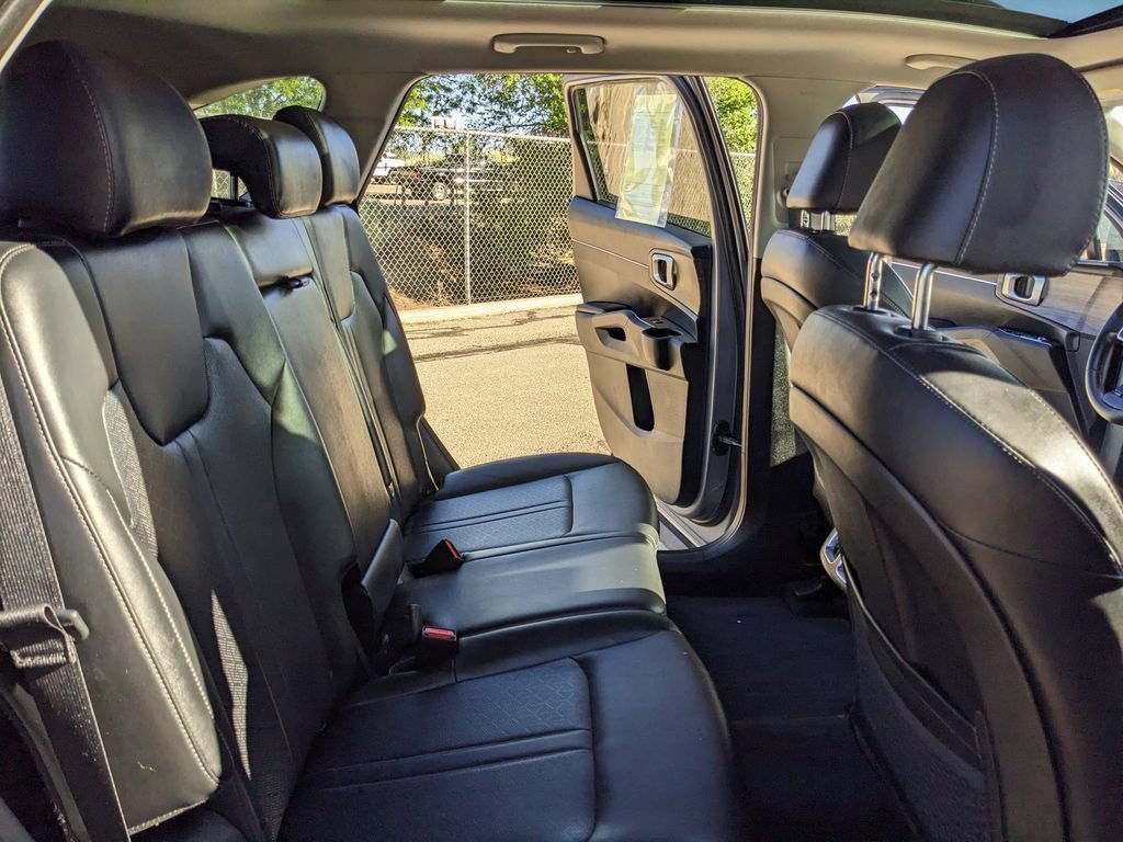 Used 2022 Kia Sorento S w/ Panoramic Sunroof Package AWD/4WD image 24