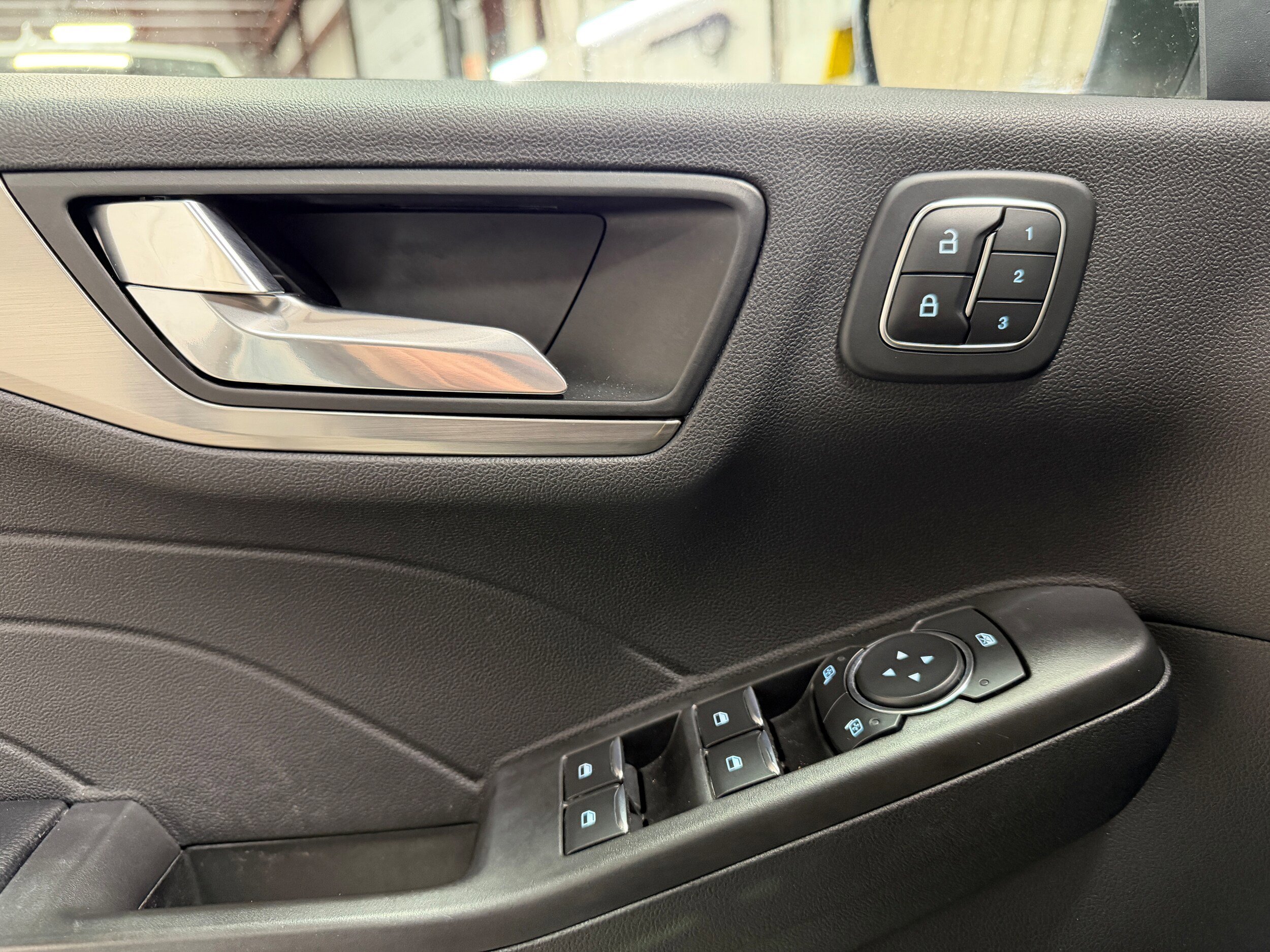 Certified 2021 Ford Escape Titanium FWD image 13