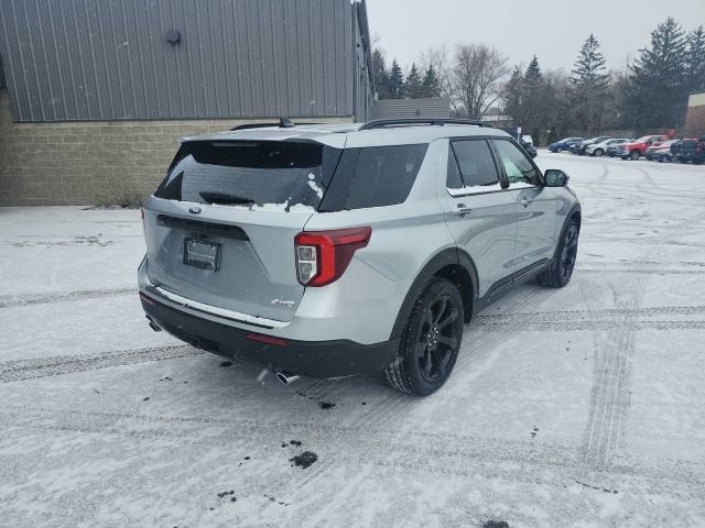 Certified 2024 Ford Explorer ST-Line w/ Class IV Trailer Tow Package image 3