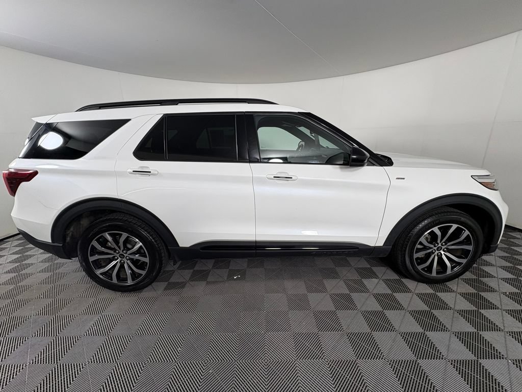 Certified 2023 Ford Explorer ST-Line w/ Class IV Trailer Tow Package AWD/4WD image 8