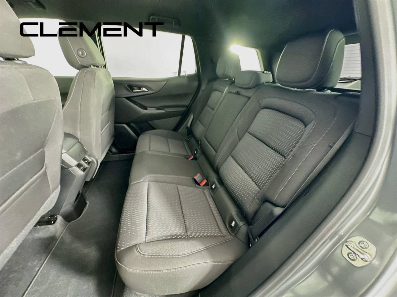 Used 2025 Chevrolet Equinox LT w/ Safety and Technology Package FWD image 31