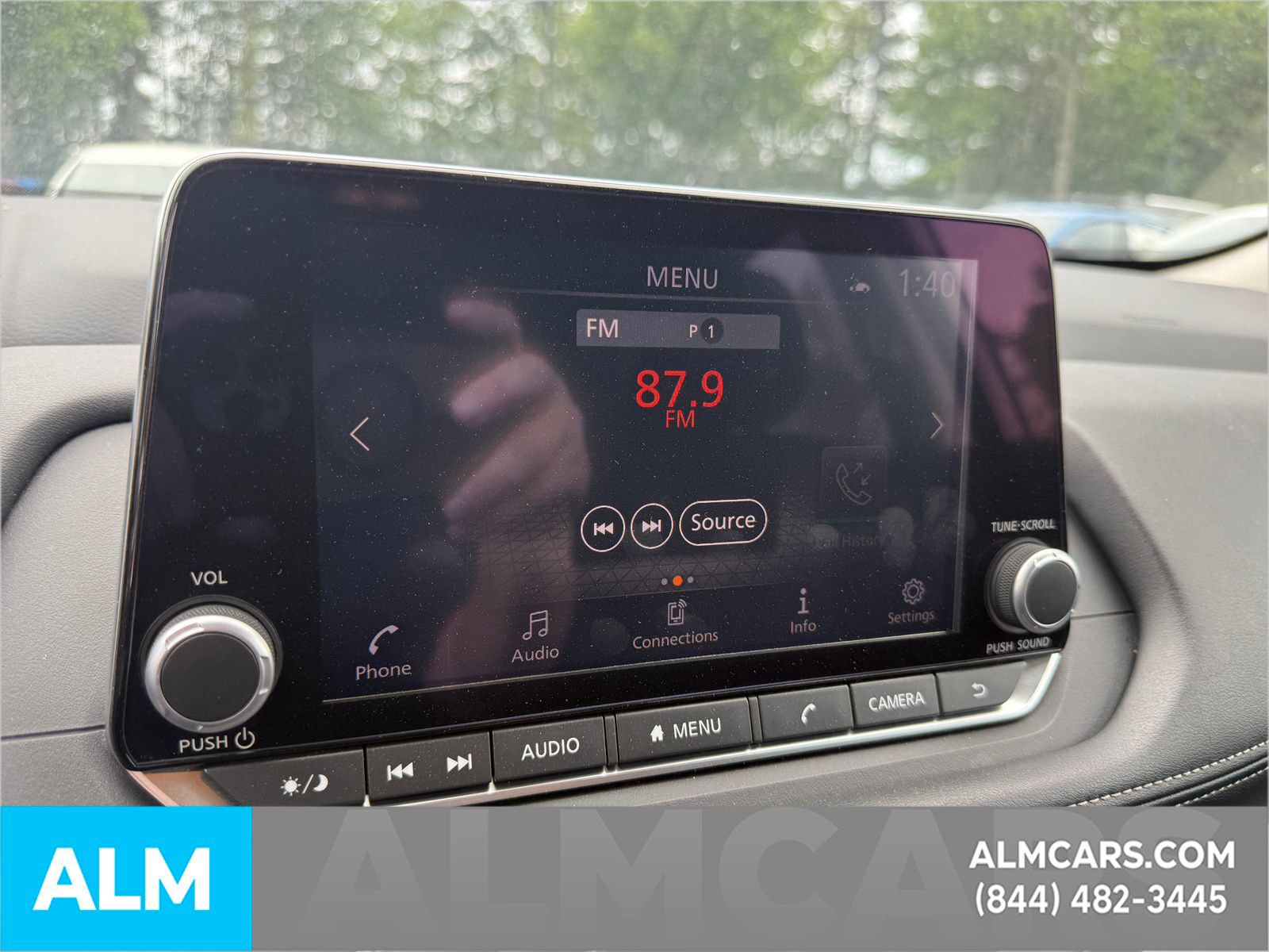Used 2025 Nissan Rogue SV FWD image 12