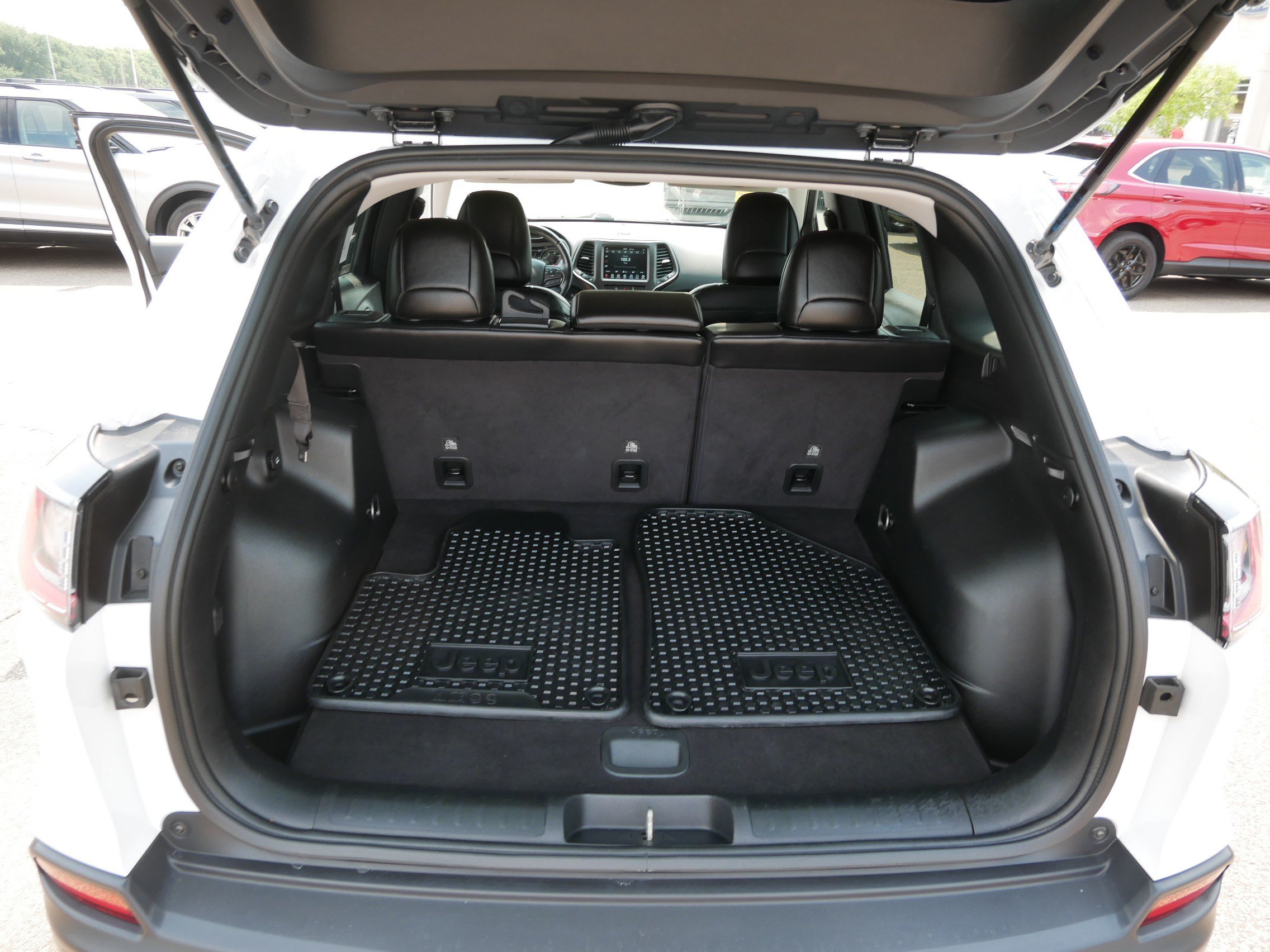 Used 2021 Jeep Cherokee Trailhawk AWD/4WD image 18