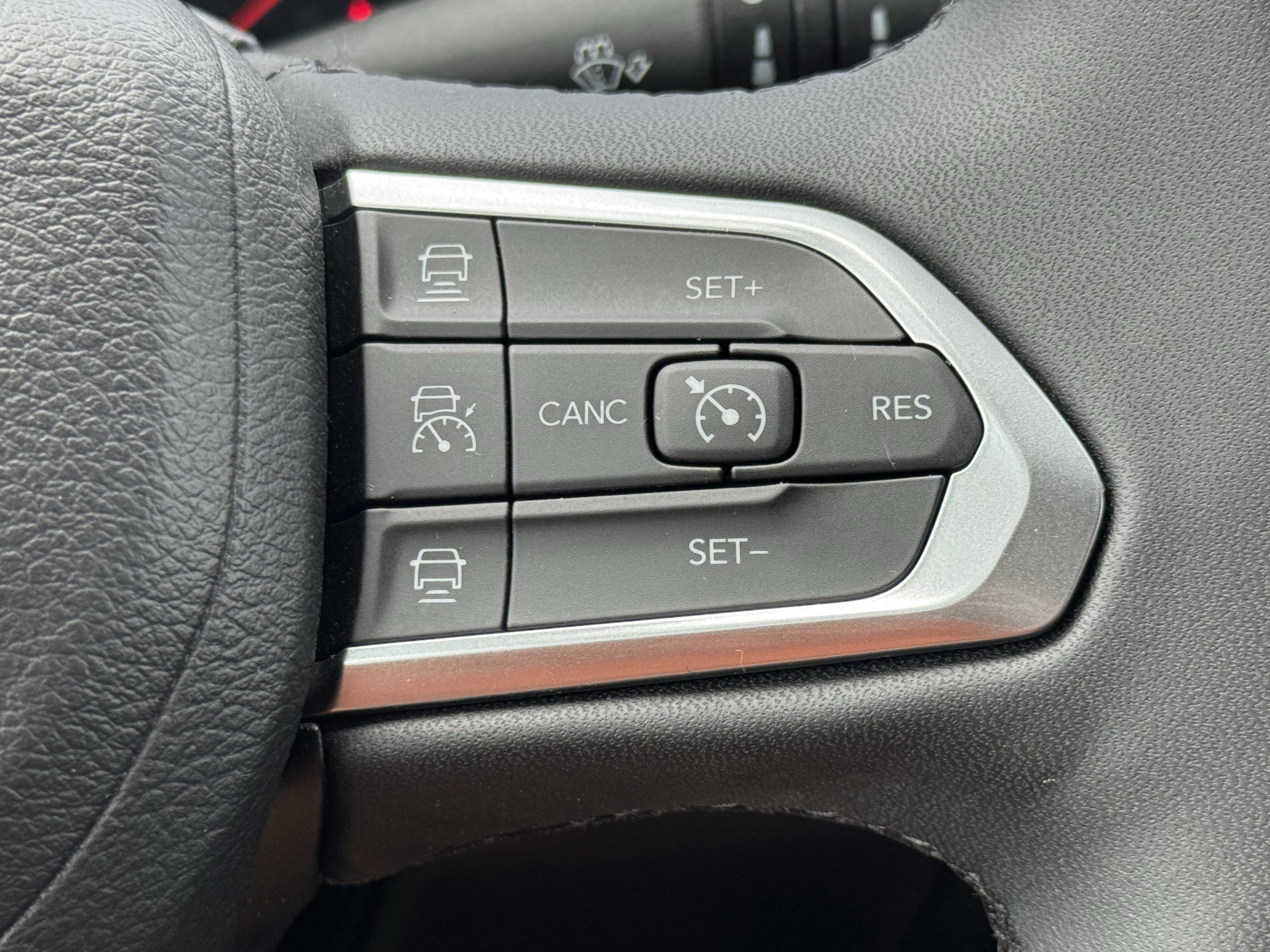 Used 2024 Jeep Compass Limited image 17