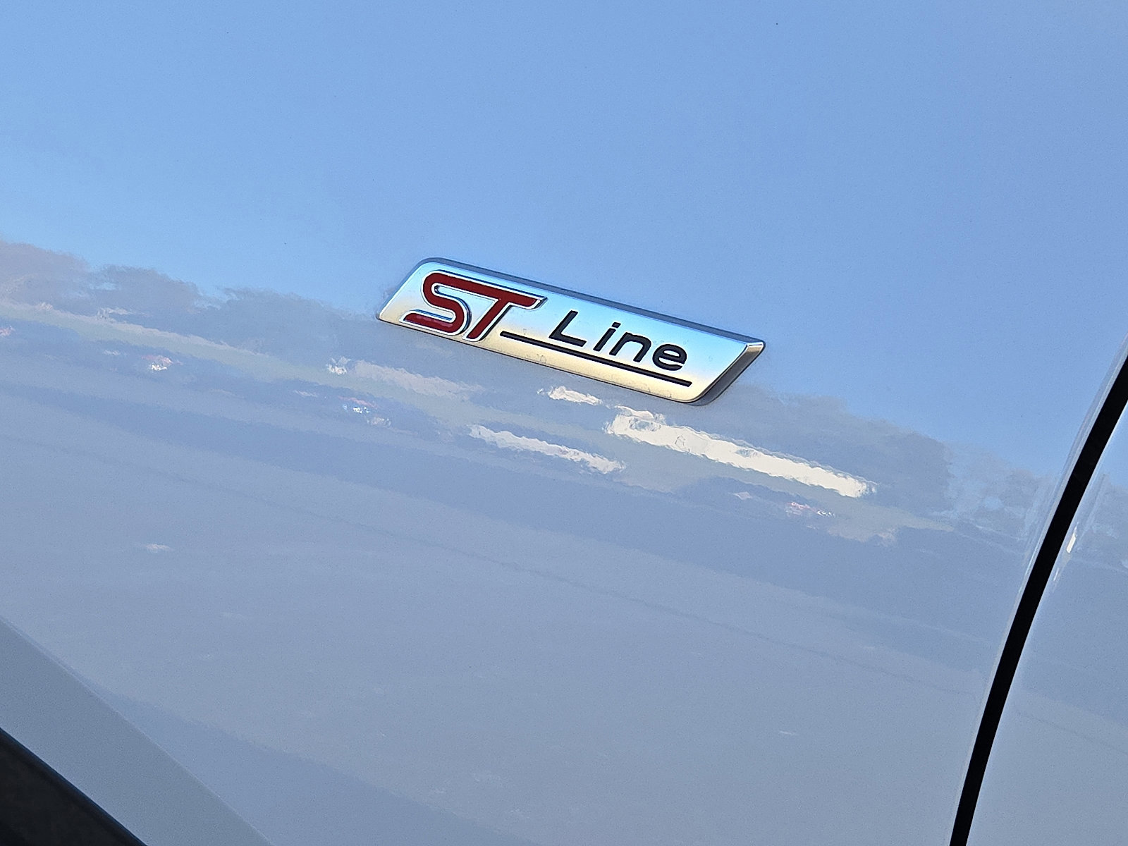 Certified 2025 Ford Escape ST-Line w/ Tech Pack #1 image 8