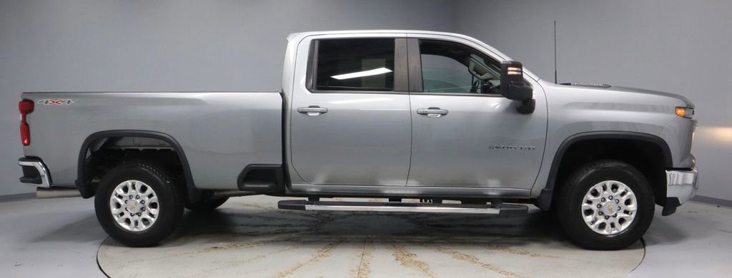 Used 2025 Chevrolet Silverado 3500 LT w/ Convenience Package AWD/4WD image 13