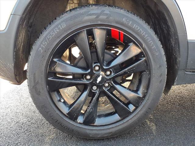 Used 2019 Chevrolet Trax LT w/ Redline Edition image 23