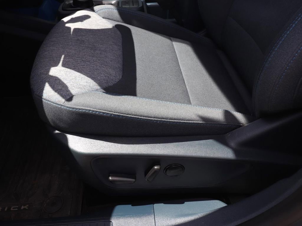 Certified 2025 Ford Maverick XLT w/ XLT Luxury Package AWD/4WD image 17