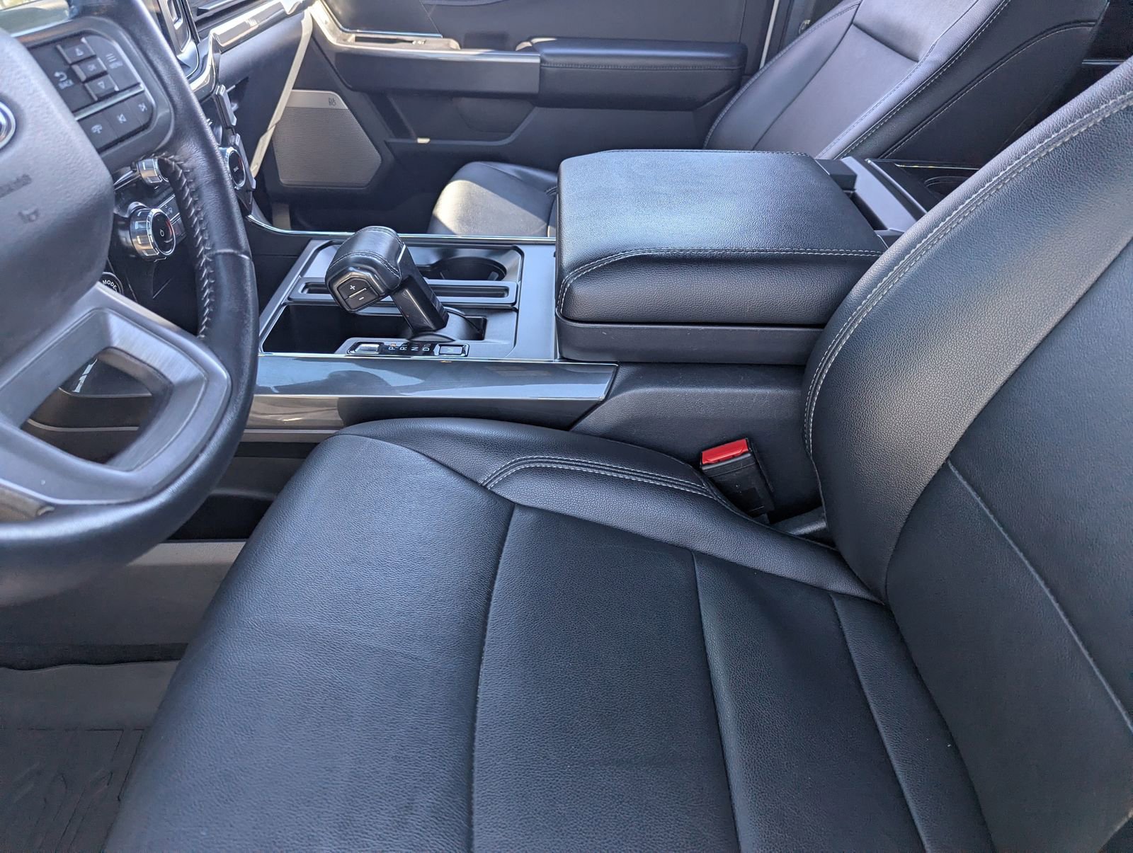 Certified 2022 Ford F150 XLT w/ Equipment Group 302A High image 18