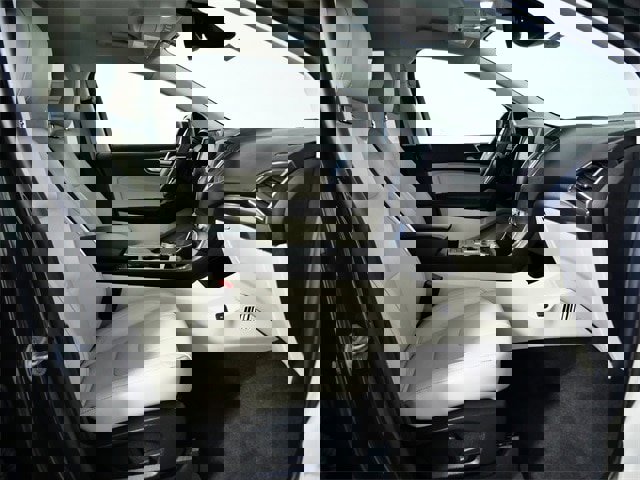 Certified 2022 Ford Edge Titanium w/ Equipment Group 301A image 10