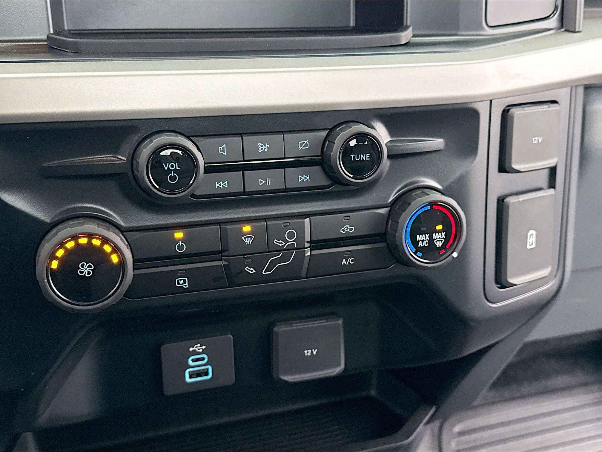 Certified 2024 Ford F350 XL w/ XL Chrome Package image 12