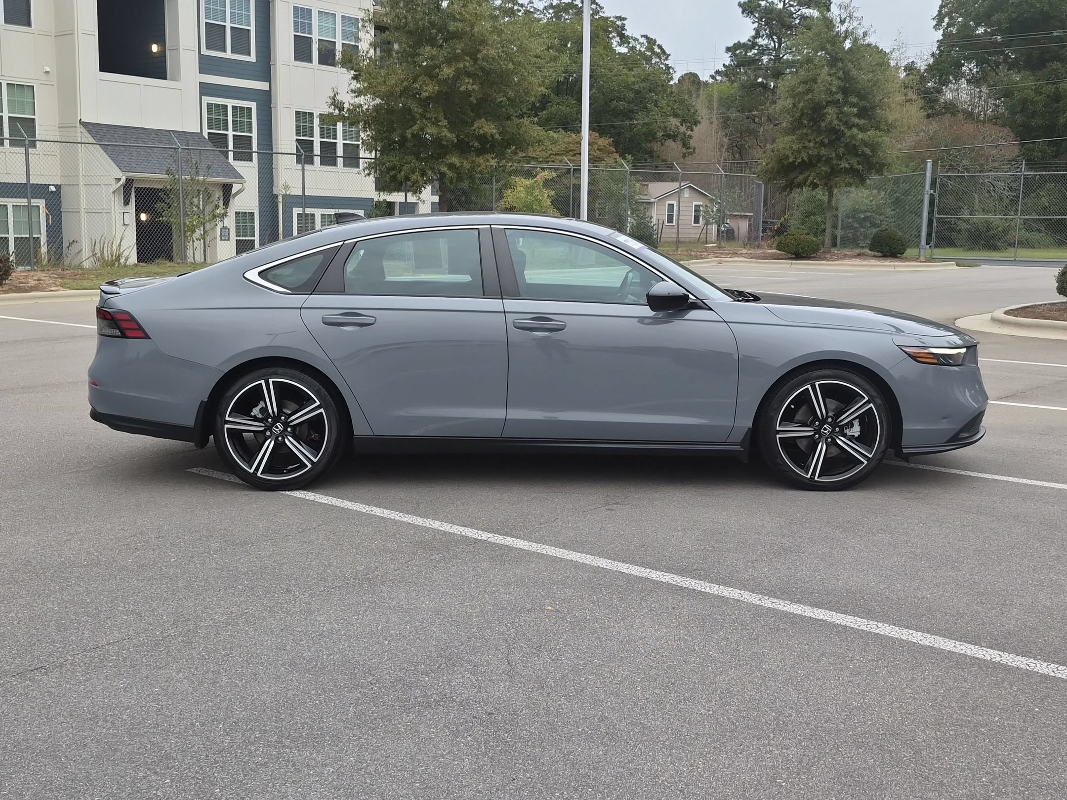 Used 2023 Honda Accord Sport image 3