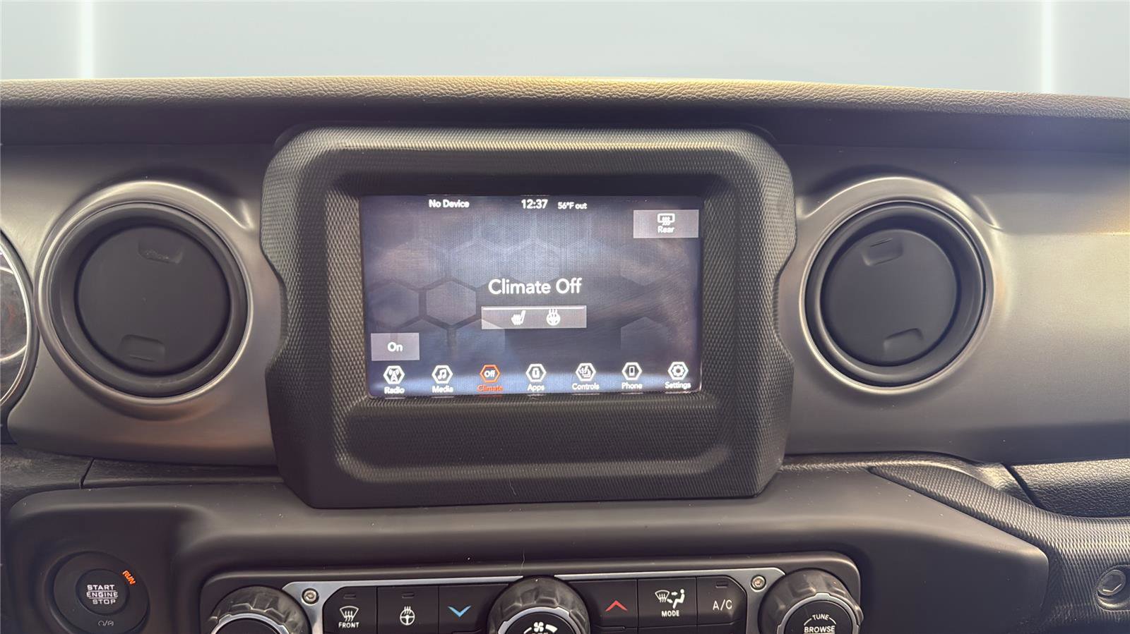 Used 2022 Jeep Gladiator Sport image 16