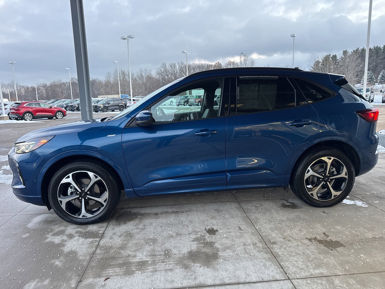 Certified 2023 Ford Escape ST-Line Elite w/ Premium Technology Package image 4