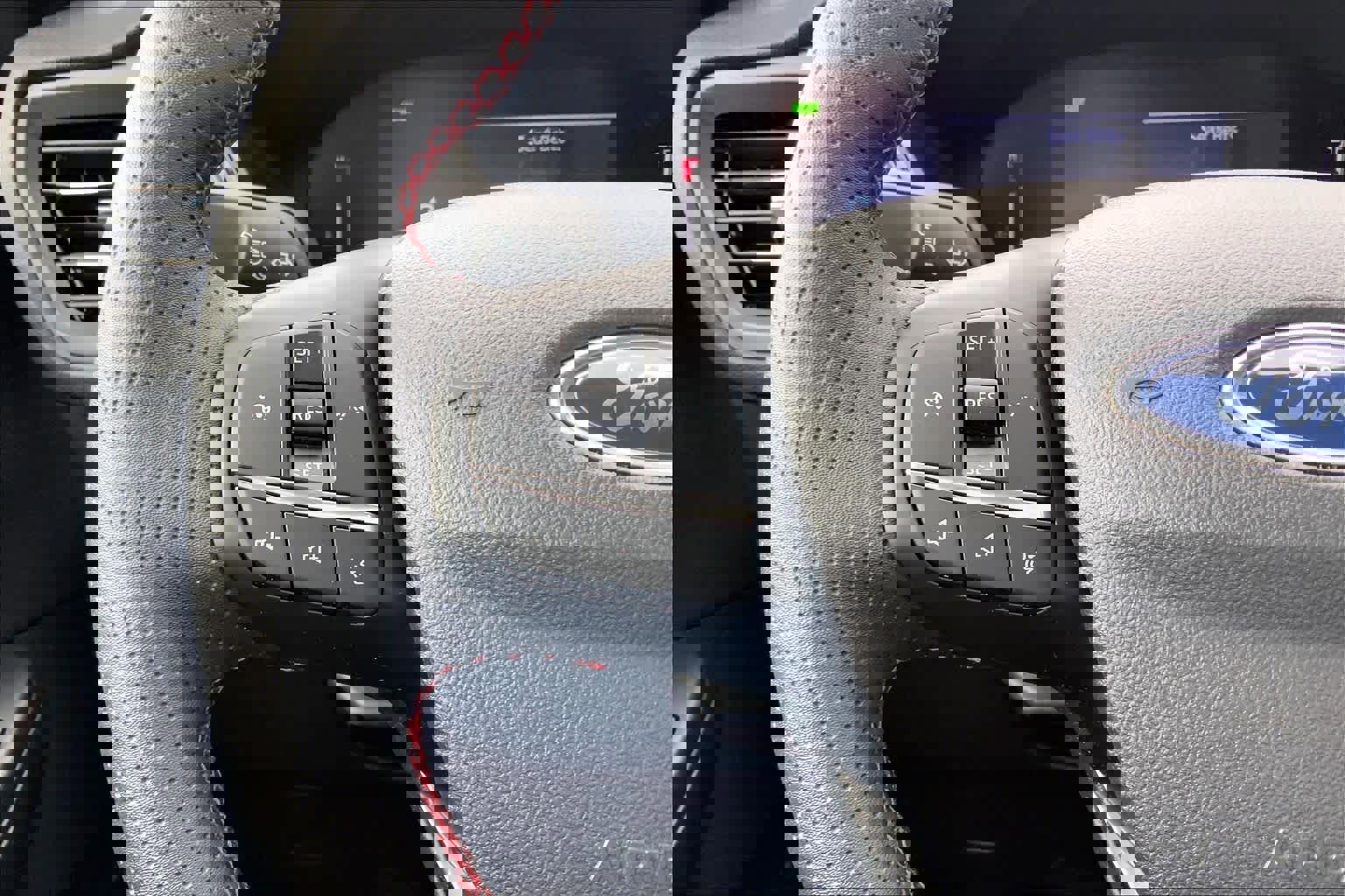 Certified 2025 Ford Escape ST-Line w/ Equipment Group 301A image 24