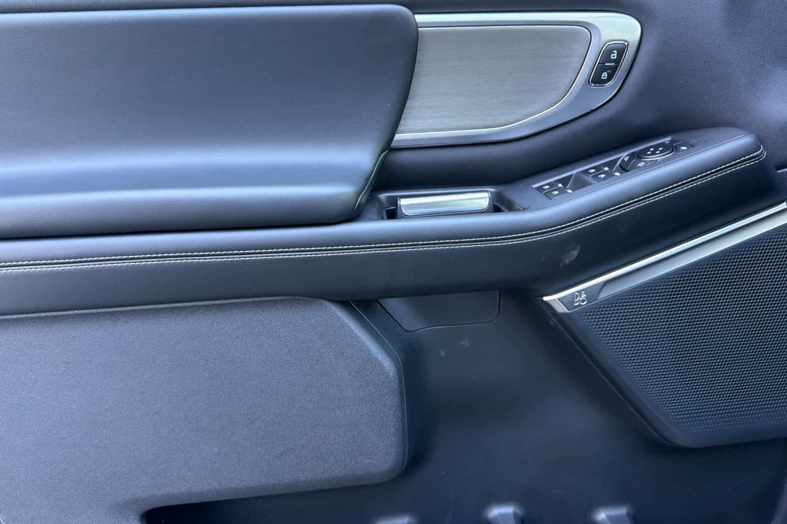 Certified 2025 Ford Expedition Max Platinum AWD/4WD image 12