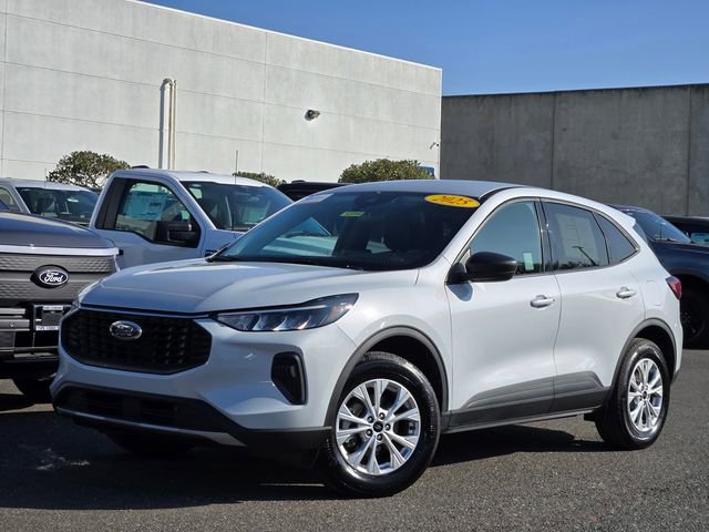 Certified 2025 Ford Escape Active image 2