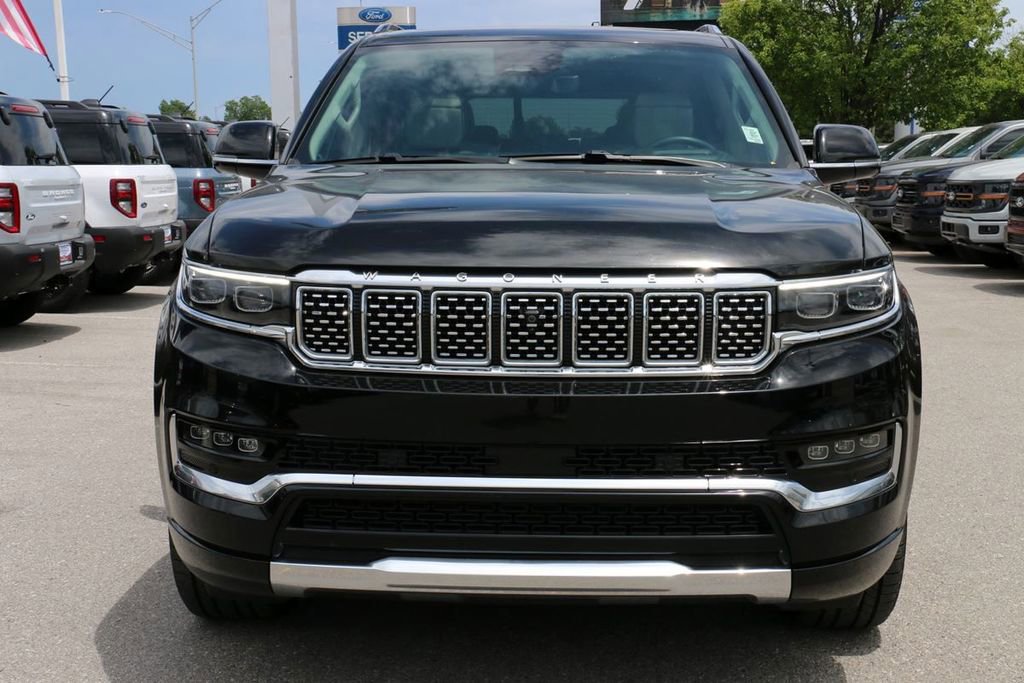 Used 2023 Jeep Grand Wagoneer Series II AWD/4WD image 3