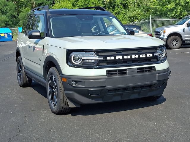 Certified 2024 Ford Bronco Sport Outer Banks w/ Tech Package AWD/4WD image 2