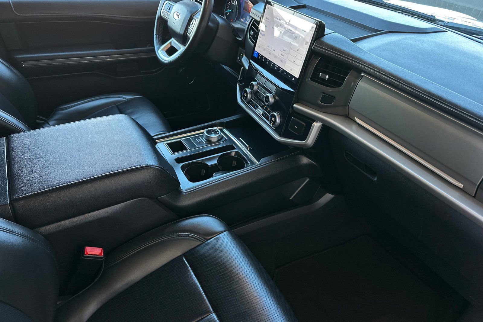 Certified 2024 Ford Expedition Max XLT image 16