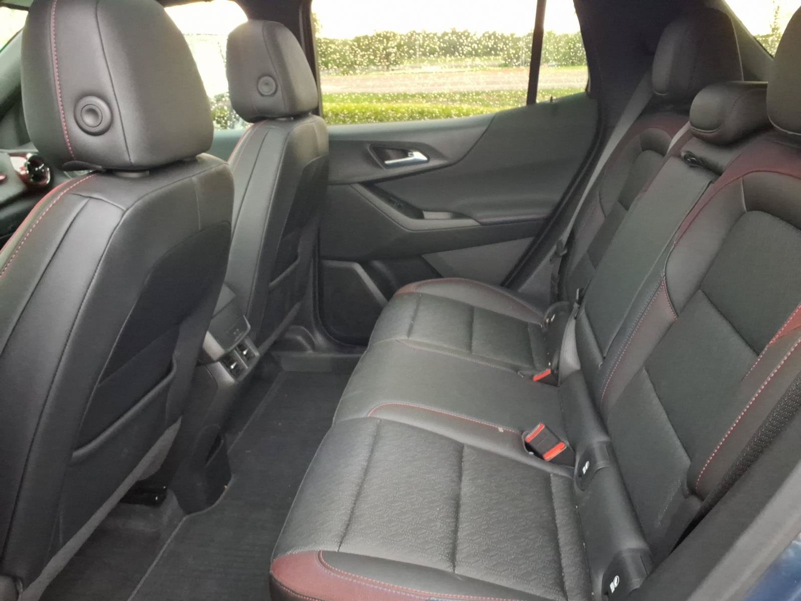Used 2025 Chevrolet Equinox RS FWD image 27
