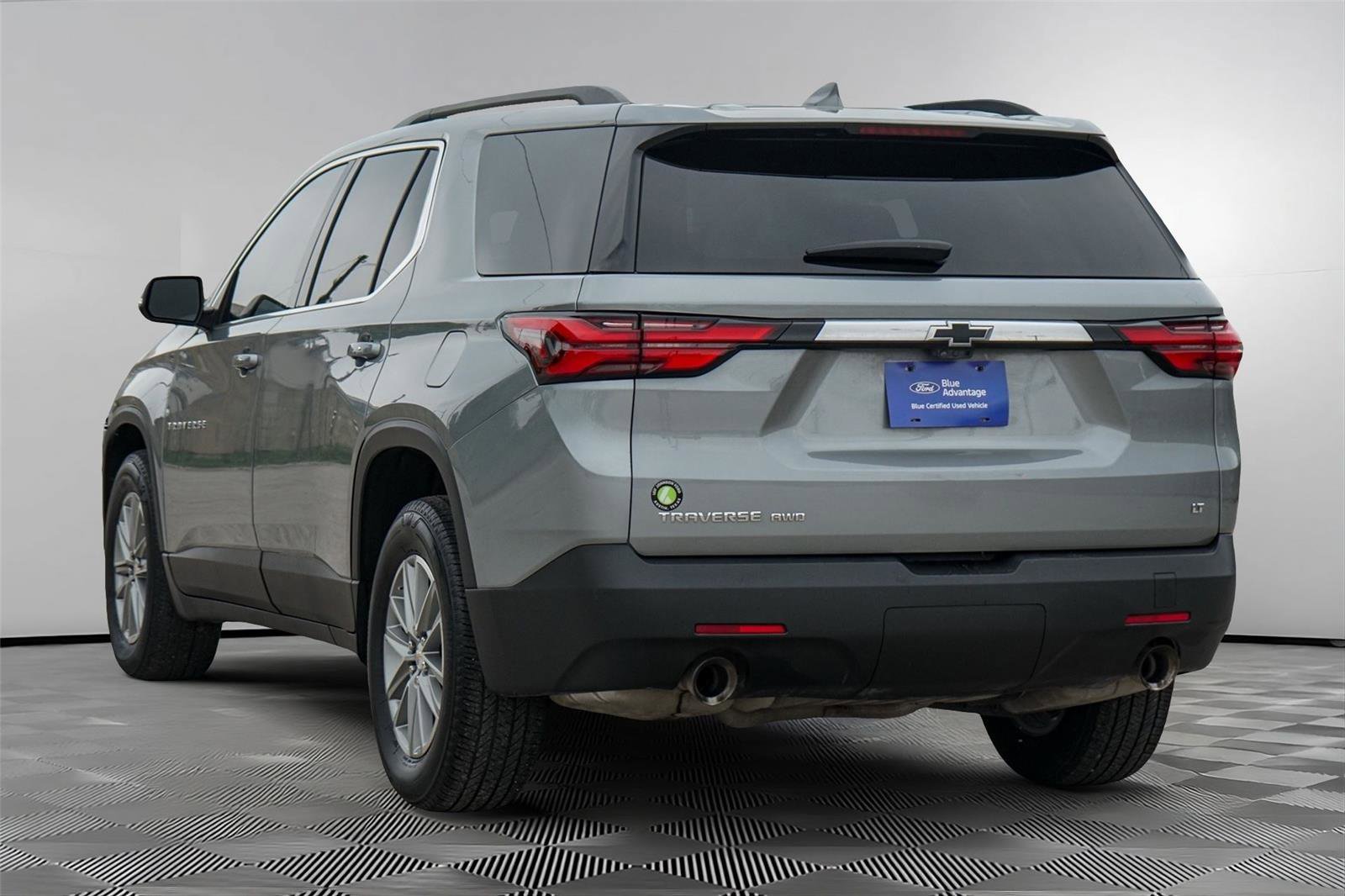 Used 2023 Chevrolet Traverse LT w/ Rear Camera Mirror Package AWD/4WD image 6