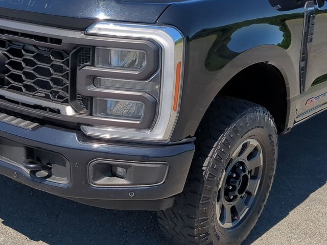 Certified 2023 Ford F250 Lariat w/ Lariat Ultimate Package AWD/4WD image 10