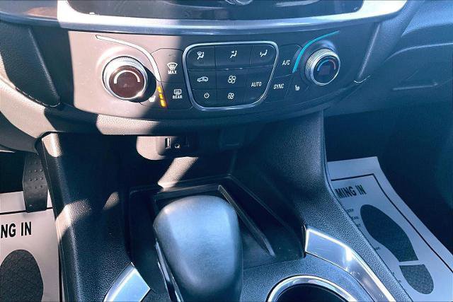 Used 2023 Chevrolet Traverse LT image 35