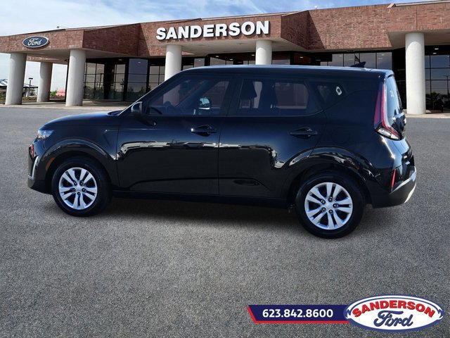 Used 2023 Kia Soul LX image 2
