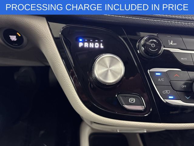 Used 2023 Chrysler Pacifica Touring-L FWD image 11