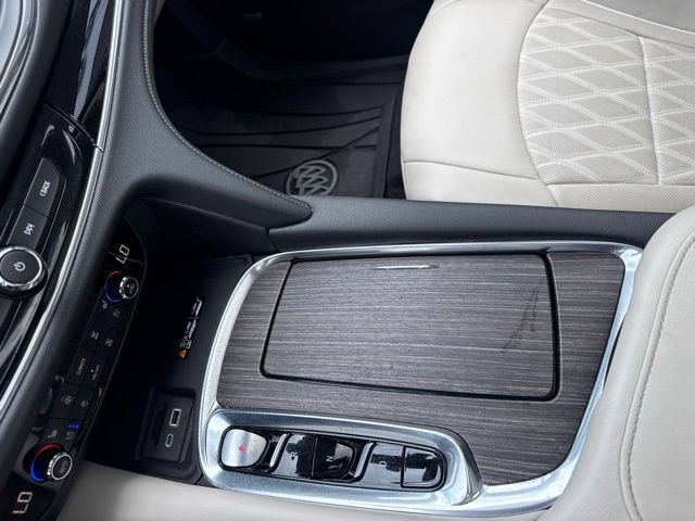 Used 2022 Buick Enclave Avenir w/ Avenir Technology Package AWD/4WD image 27